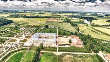 Rundale kale havadan görünümü.