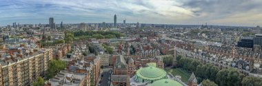 Güzel hava panoramik Londra binalar.