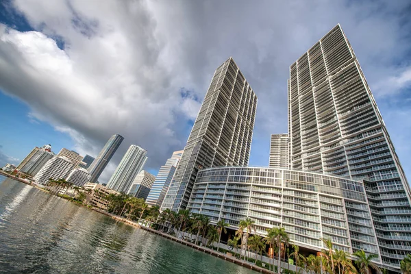 Downtown Miami Skyline Budynków Refleksje Brickell Key — Zdjęcie stockowe