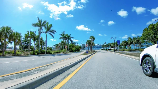 Macartur Hareket Halindeki Bir Arabadan Görüldüğü Gibi Causeway Miami — Stok fotoğraf