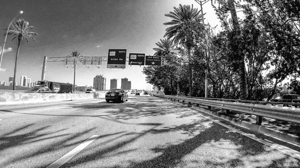 Miami Abril 2018 Macarthur Causeway Carro Movimento Dia Primavera Cidade — Fotografia de Stock