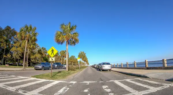 Charleston Abril 2018 Cidade Beira Mar Com Turistas Dia Ensolarado — Fotografia de Stock