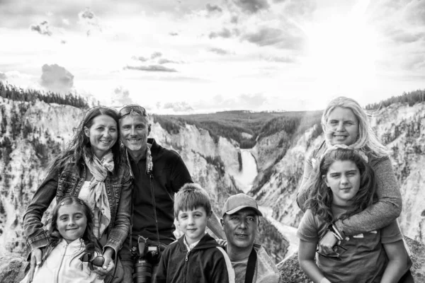 Deux Familles Avec Enfants Profitant Visite Parc National Vue Imprenable — Photo