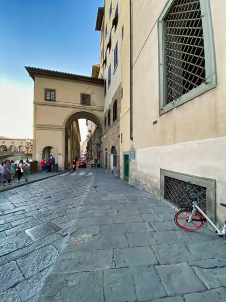 FLORENCIA, ITALIA - 26 DE SEPTIEMBRE DE 2019: Vista del atardecer de Lungarni, F —  Fotos de Stock