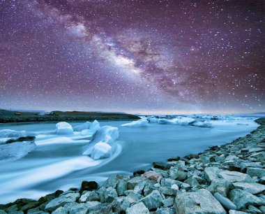Jokulsarlon L 'deki buzdağlarının uzun süreli görüntüsü bulanıklaştı