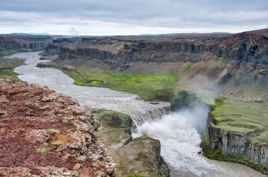 Hafragilfoss güçlü şelaleleri, İzlanda - Avrupa
