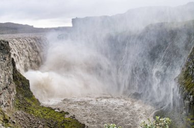 Dettifoss güçlü şelaleleri, İzlanda - Avrupa