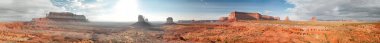 Colorado 'daki Anıt Vadisi' nin muhteşem panoramik manzarası.