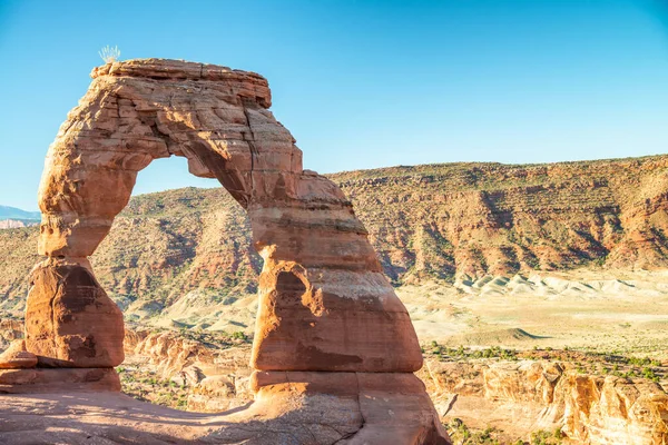 Delicate Arch on a beautiful summer day, Arches National Park, U — Stock Photo, Image