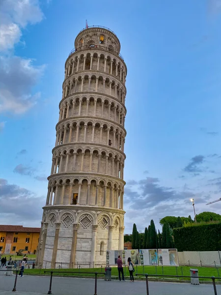 Věž Pisa při západu slunce, Pole zázraků, Toskánsko, Itálie — Stock fotografie