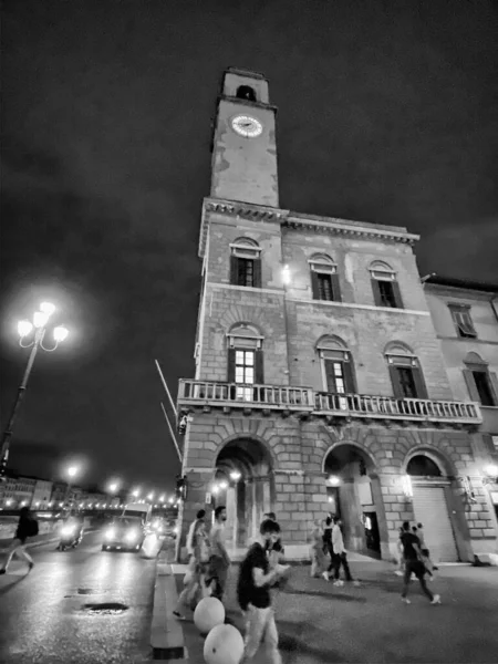 PISA, ITALY - SEPTEMBER 27, 2019: Corso Italia with tourists at — Stock Photo, Image