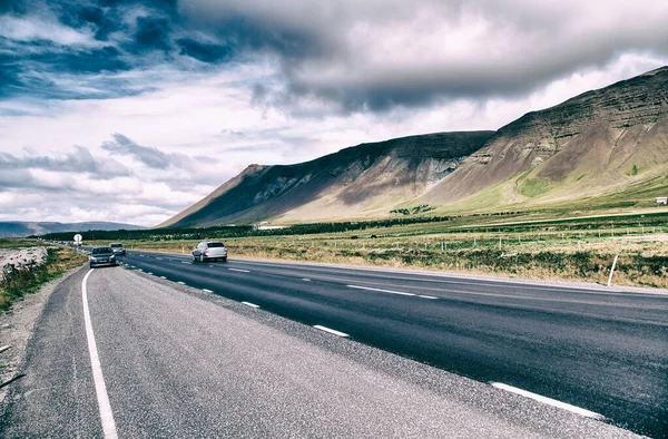 Snaefellnes yarımadasının güzel yolu, İzlanda — Stok fotoğraf