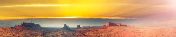 Vista panorámica aérea del Parque Nacional Monument Valley en verano —  Fotos de Stock