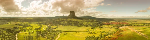 Vista aérea panorámica del Monumento Nacional Torre del Demonio en Summe —  Fotos de Stock