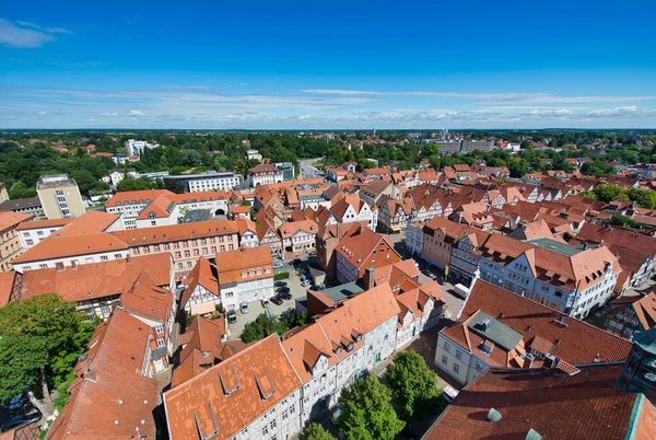 Hermosos edificios medievales de Celle en temporada de verano, aérea v — Foto de Stock