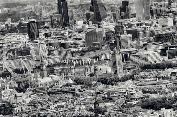 Londra şehir siluetinin havadan görünümü — Stok fotoğraf