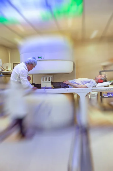 Mann im Krankenhaus einer Mammografie unterzogen — Stockfoto