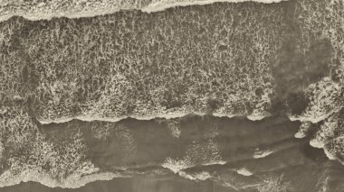 Hava dalgaları ve dalgaların üzerine bakıyor. Aşırıya