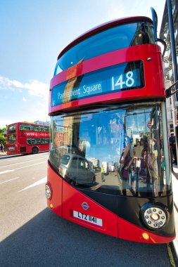Londra, Uk - 29 Haziran 2015: Double Decker Otobüsü ünlü bir turnuvadır.