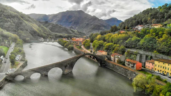 Veduta aerea del Ponte dei Diavoli - Ponte della Maddalena è un ponte — Foto Stock