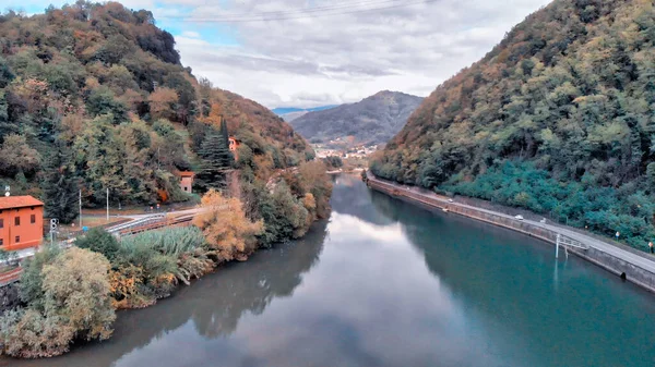 Vista aérea del Puente del Diablo - Ponte della Maddalena es un puente —  Fotos de Stock