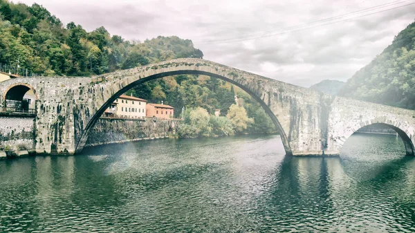 Vue Aérienne du Pont Devils - Ponte della Maddalena est un pont — Photo