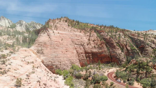 El interior del Parque Nacional Zion Canyon, visto desde el dron en summ — Foto de Stock