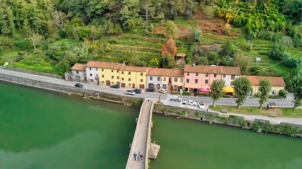 Devils Bridge vista aerea a Lucca - Toscana. Ponte della Maddal — Foto Stock