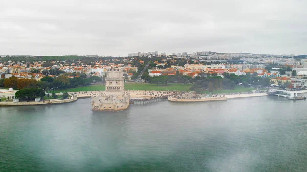 Destinos Turísticos. Torre Belem en el río Tajo en Lisboa —  Fotos de Stock