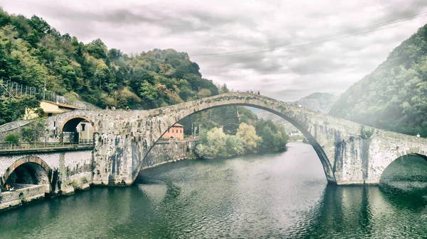 Vue Aérienne du Pont Devils - Ponte della Maddalena est un pont — Photo