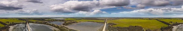 Luchtpanorama van het moeras van de lagune op een zonnige dag. Kangoeroe-eiland, — Stockfoto