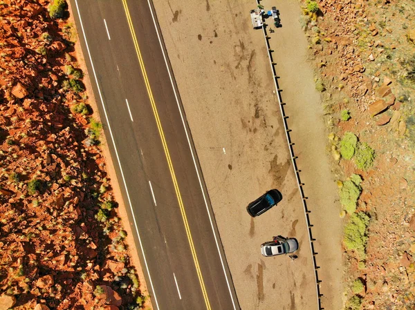 Vista aérea aérea del aparcamiento y la carretera a través de un Nacional —  Fotos de Stock