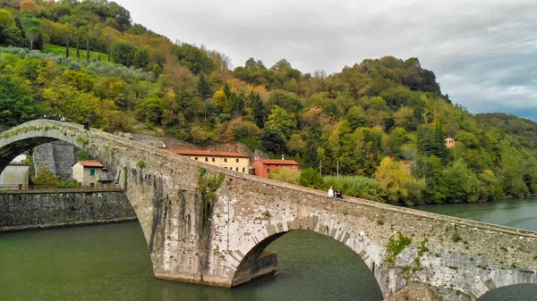 Vista aérea da Ponte dos Demônios - Ponte della Maddalena é uma ponte — Fotografia de Stock