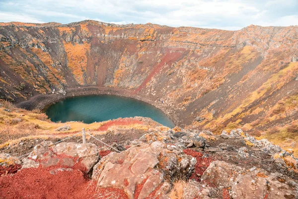 Lago da cratera Kerid na Islândia — Fotografia de Stock