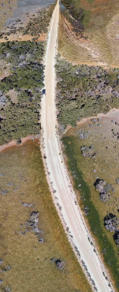 Kangaroo Island träsk och oslipad väg, flygutsikt, South Aust — Stockfoto