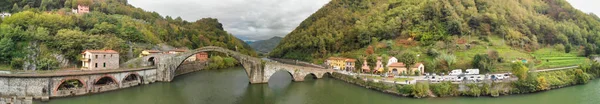 托斯卡纳，魔鬼桥 从无人机的角度来看Ponte della Maddalena — 图库照片