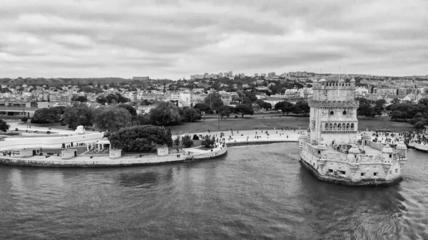 Вид с воздуха на Белемскую башню (Torre de Belem), Лиссабон, Португалия — стоковое фото