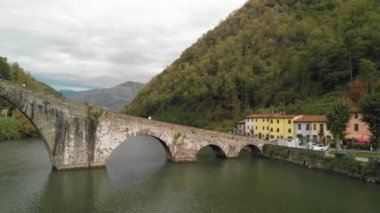İtalya 'daki Devils Köprüsü' nün hava görüntüleri