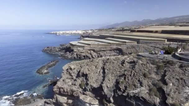 Güzel Dalgalı Deniz Kıyılarının Manzaralı Görüntüleri — Stok video