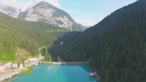 Szenische Aufnahmen Des Schönen Auronzo Sees Den Bergen — Stockvideo