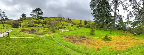 Hobbiton Filmi 'nin kırsal kesimi Güzel bir bahar sabahı — Stok fotoğraf