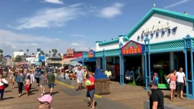 Santa Monica İskelesi, ABD 'deki kalabalığın görüntüleri.