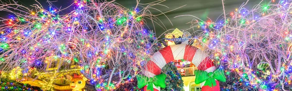 Evde Noel ışıkları ve dekorasyonları — Stok fotoğraf