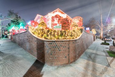 Dyker Heights, Ny - 6 Aralık 2018: Christmas lights house dec