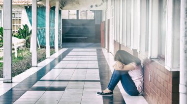 Genç bir çevrede okul zorbalığı..