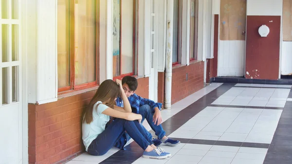 Jovem Menina Asiática Sentada Sozinha Com Sentimento Triste Escola Criança — Fotografia de Stock