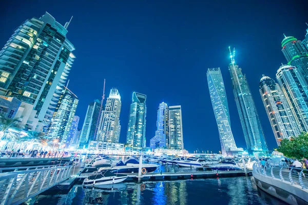 Dubai Marina night skyline. Buildings and river, United Arab Emi — Stock Photo, Image