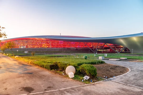 ABU DHABI, Emirados Árabes Unidos - DEZEMBRO 6, 2016: Ferrari World Abu Dhabi at ni — Fotografia de Stock