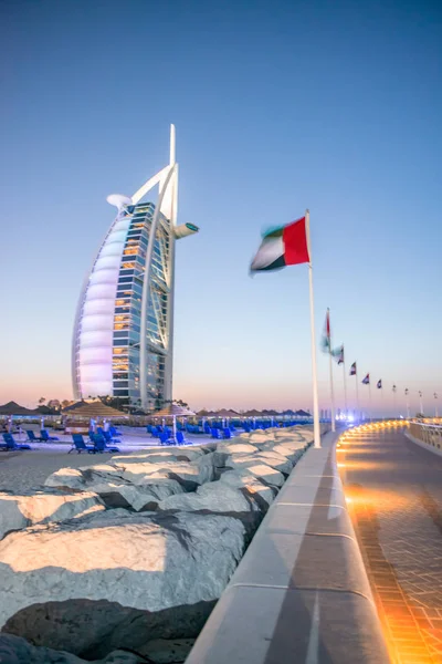 DUBAI, Emirados Árabes Unidos - NOVEMBRO 2015: Burj Al Arab é o símbolo do Dubai — Fotografia de Stock