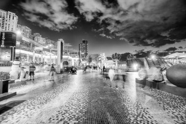 Dubai, Uae - 10 Aralık 2016: Dubai Marina gökdeleni